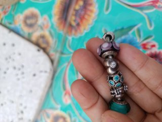 Pulsera Pandora con 8 charms y 2 separadores