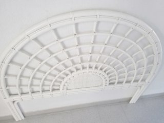 Cabecero de mimbre blanco abanico