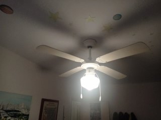 Ventilador de techo blanco