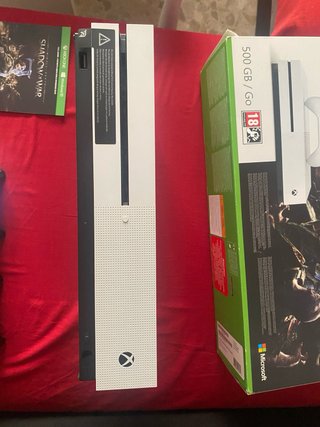 Xbox One S 500GB + Shadow of War