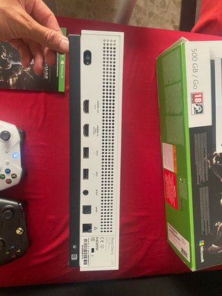 Xbox One S 500GB + Shadow of War