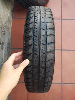 3 Ruedas usadas, 2 Firestone y 1 Trayal
