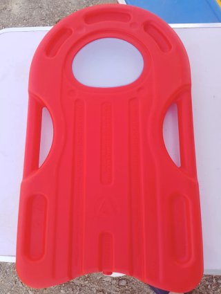 Tabla de natación roja