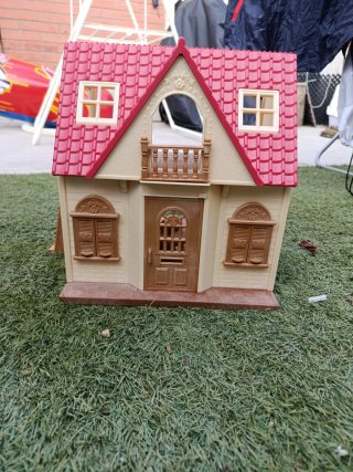 Casa Sylvanian con 5 muñecos