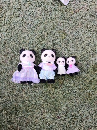 Casa Sylvanian con 5 muñecos