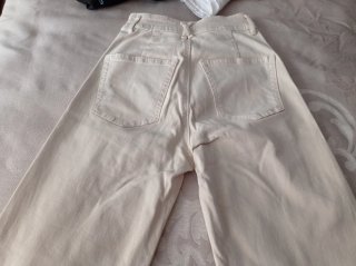 Pantalones Stradivarius beige anchos