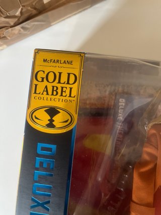 Supergirl y krypto . Gold label . Mcfarlane