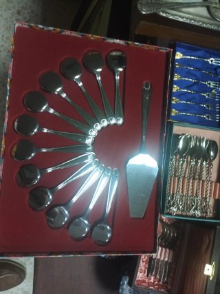 Cubiertos de colección metal dorado y plateado