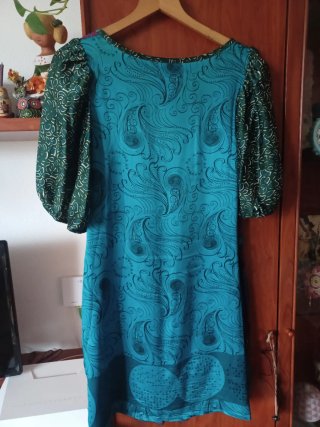 Vestido Custo Barcelona Talla 44 Largo 82 cms.