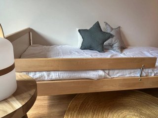 Estructura cama y barandilla Ikea con somier