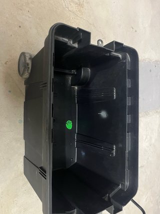Baúl de herramientas con ruedas