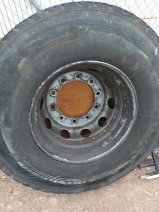 Rueda Michelin Camión y llanta
