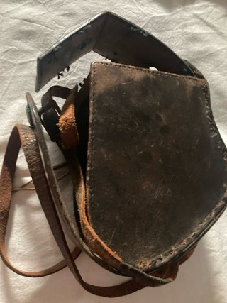 Cinepresa antica marrone e argento