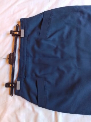 Falda "José Luís Lobero" azul marino, cómoda.