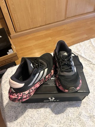 Zapatillas Adidas Negras y Rosas