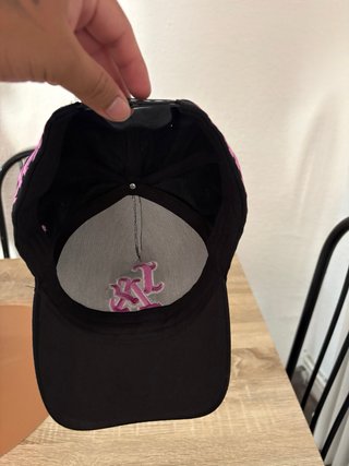 Gorra LA Blessed Negra y Rosa