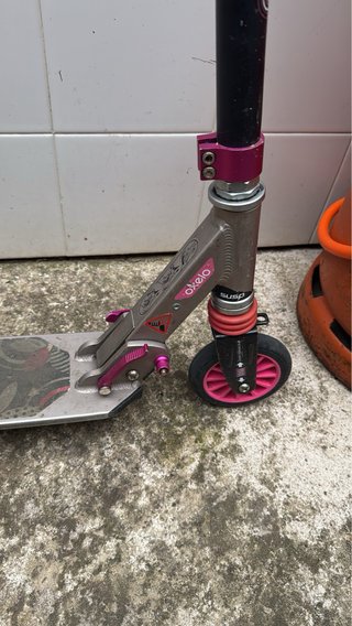 Patinete infantil rosa y gris OXELO