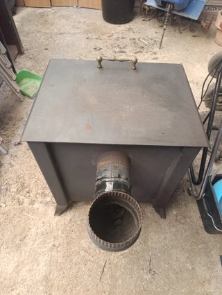 Chimenea de leña metálica