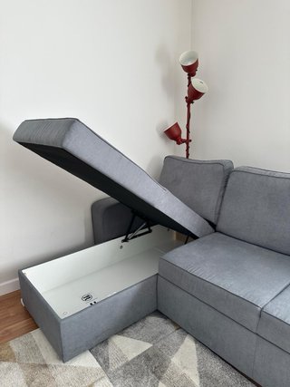 Sofá Kubor de Banak con chaise longue gris