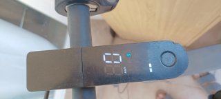Patinete Xiaomi con cargador
