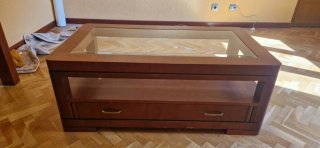 Mesa centro madera maciza color nogal elevable