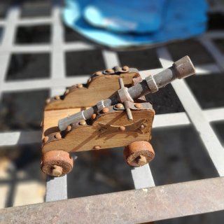 Mini Cañón Artesanal Madera y Metal