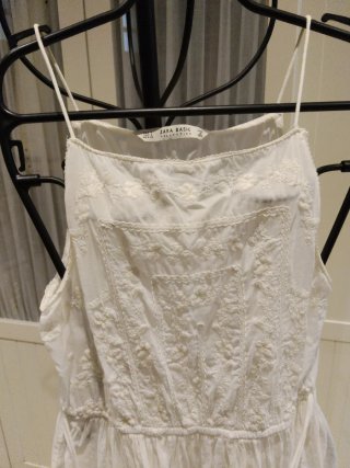 Blusa Zara tirantes bordada