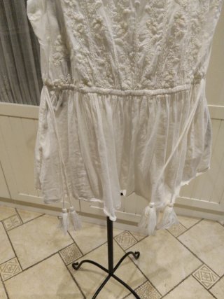 Blusa Zara tirantes bordada