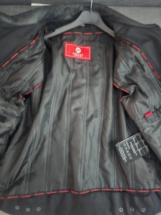 Chaqueta de cuero para moto