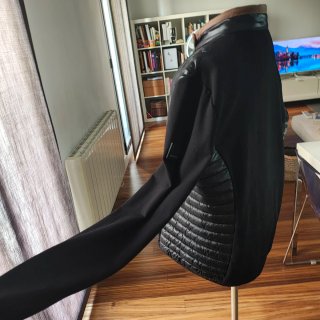 Chaqueta acolchada negra mujer