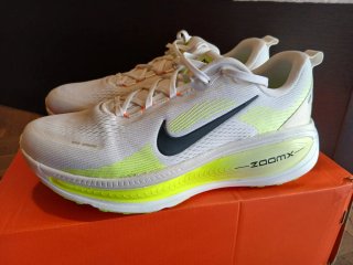 Zapatillas Nike Vomero 18 Talla 43