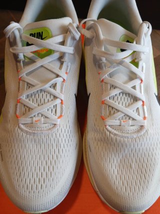 Zapatillas Nike Vomero 18 Talla 43