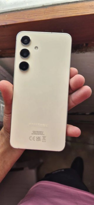 Samsung S24 Beige