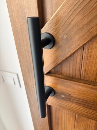 Puerta corredera estilo granero madera