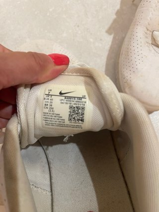 Nike Cortez Blancas y Rojas