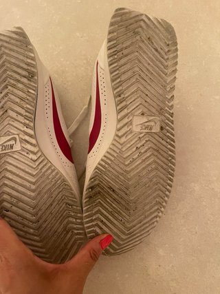 Nike Cortez Blancas y Rojas