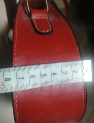 Bolso de hombro rojo