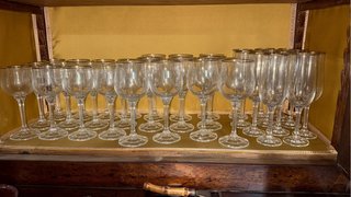 Cristalería Vintage Borde Dorado 48 piezas totales