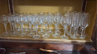 Cristalería Vintage Borde Dorado 48 piezas totales
