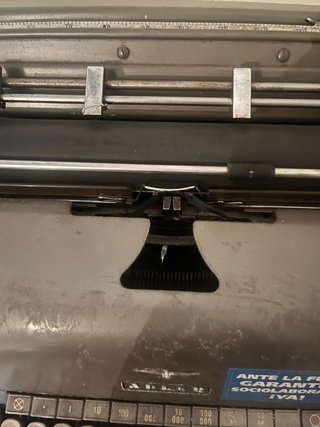Máquina de escribir Adler años 60
