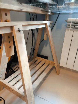 Mesa cristal Ikea con caballetes madera