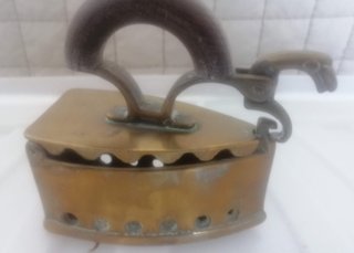 Plancha antigua decorativa metal