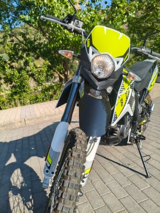 UM DSR 125 EX Seminueva