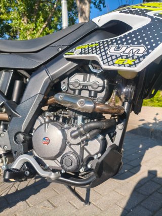UM DSR 125 EX Seminueva