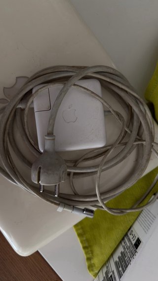 Clásico MacBook A1342. 2010 13” Unibody