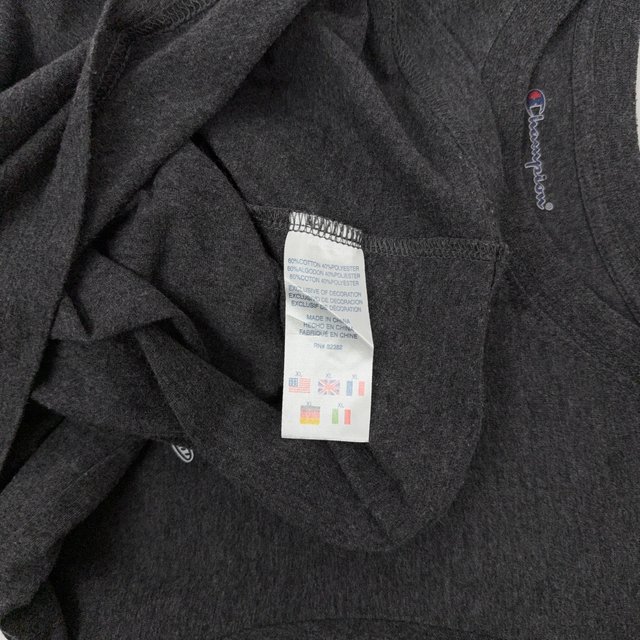 Camiseta Champion Cinza Escuro com Gráfico S/M