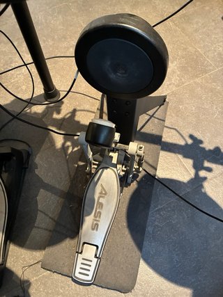 Batería Electrónica Alesis Nitro Mesh Kit