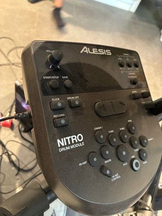 Batería Electrónica Alesis Nitro Mesh Kit