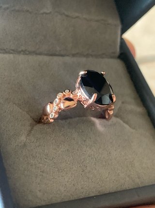 Anillo espinela negra