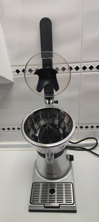 Exprimidor Krups Plata. Practicamente nuevo.